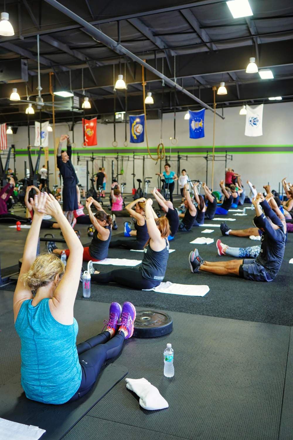 Cours mobilité dans un studio fitness premium